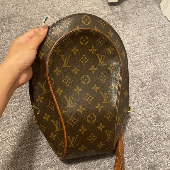 Louis Vuitton backpack - Picture 4 of 5